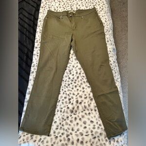 Levi’s classic straight leg jeans